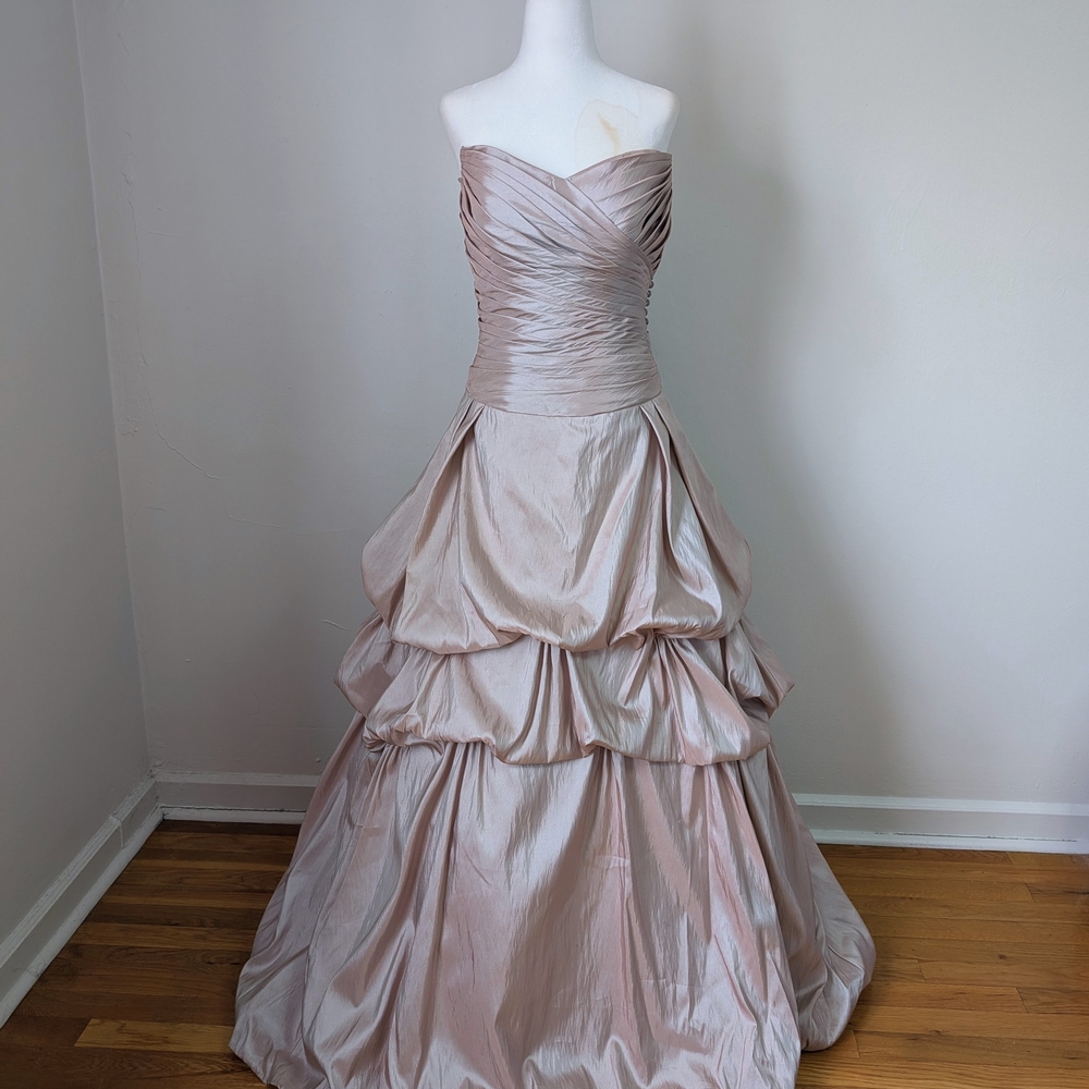 Elegant Strapless Gown in Shimmering Champagne